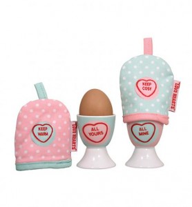 Love_Hearts_Egg_Cups_and_Cosies_Set_478_514_76